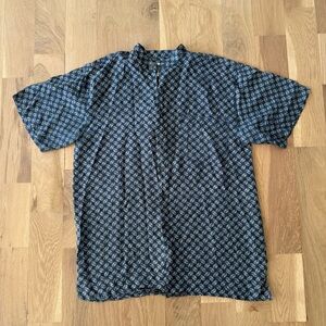 Men's Vintage 100% Silk Blue Patterned Button Up Shirt